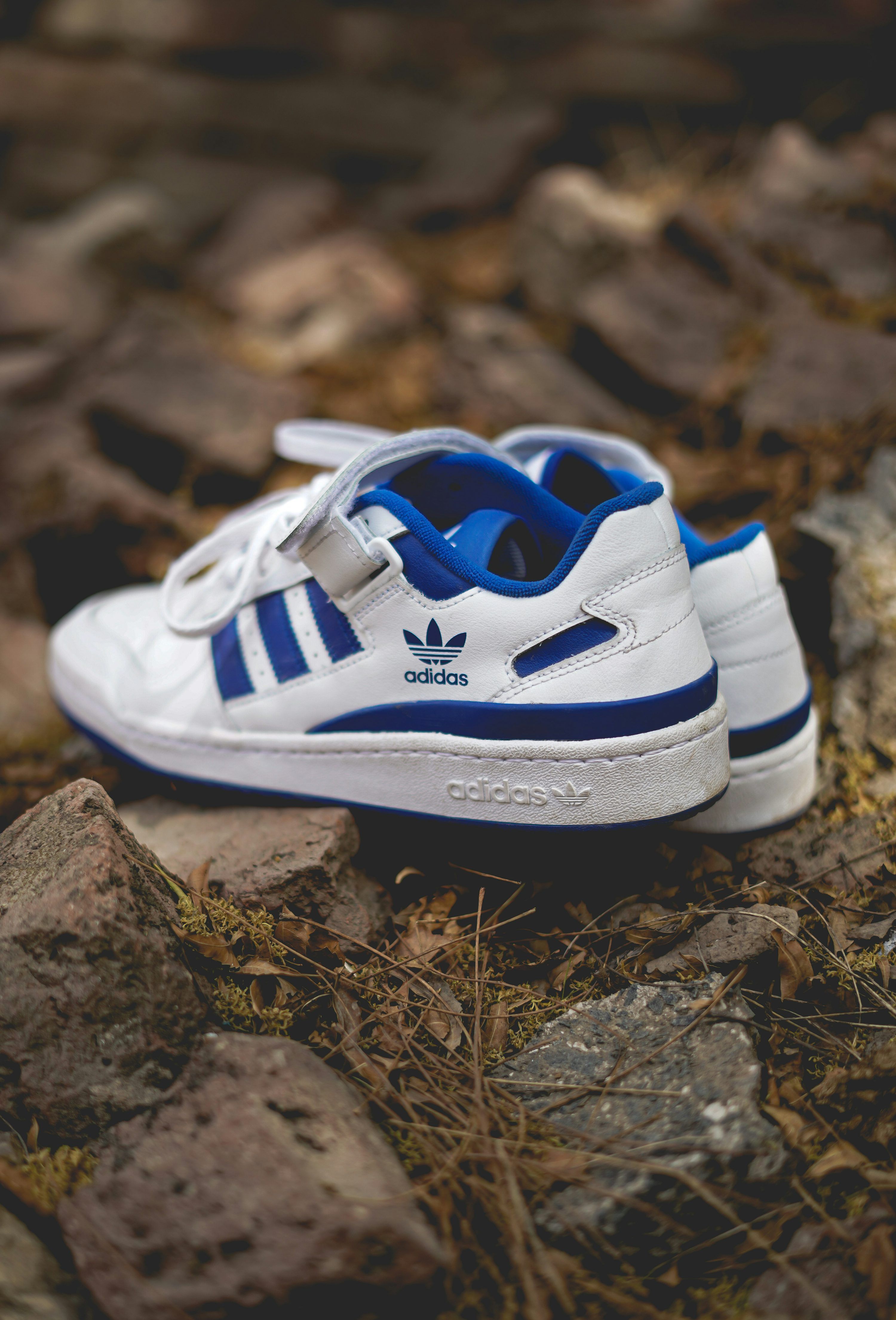 How to Authenticate Vintage Adidas Sneakers: Expert Tips Every Collector Needs picture