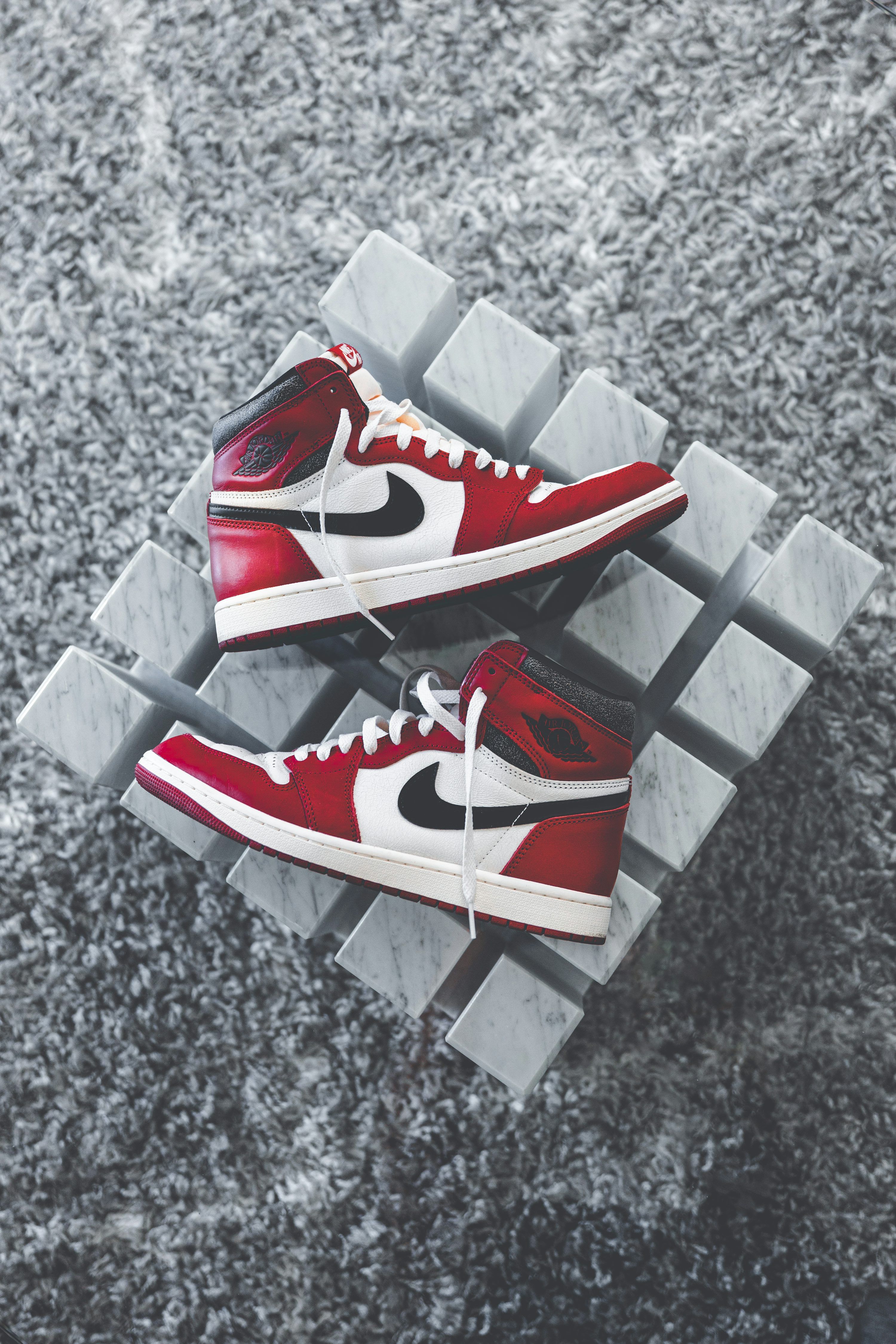 How to Spot Fake Jordan Sneakers picture